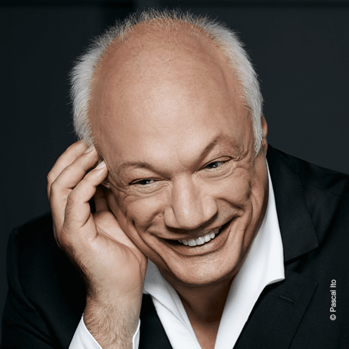 Un certificat honorifique pour Eric-Emmanuel Schmitt