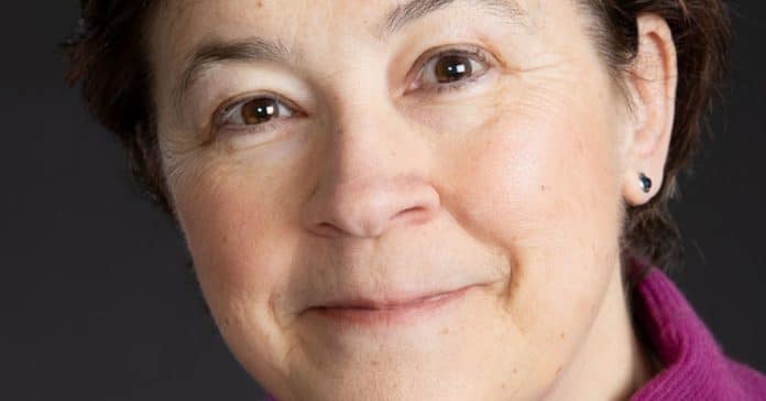 Andrée Poulin : Écrivaine à la rescousse